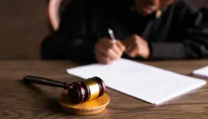 O que faz e quanto ganha um Promotor de Justiça?