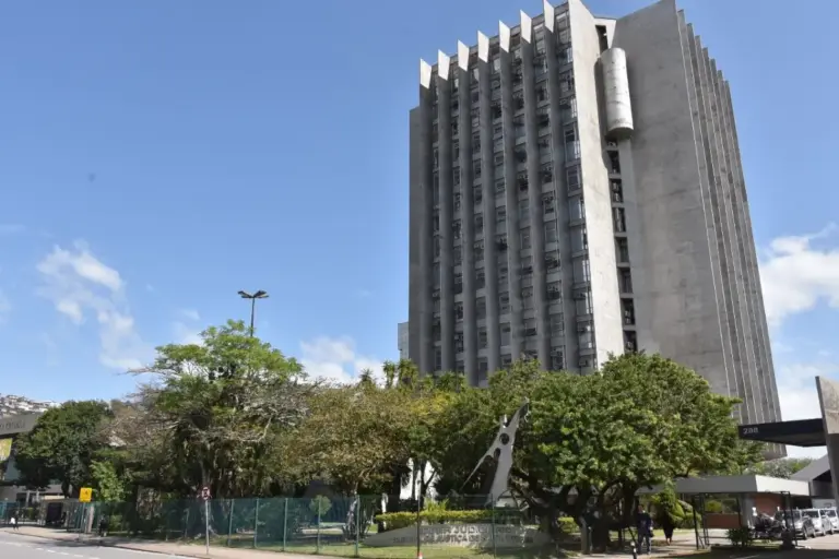 Concurso TJ SC servidores: gabarito preliminar divulgado; recursos até 2/7!