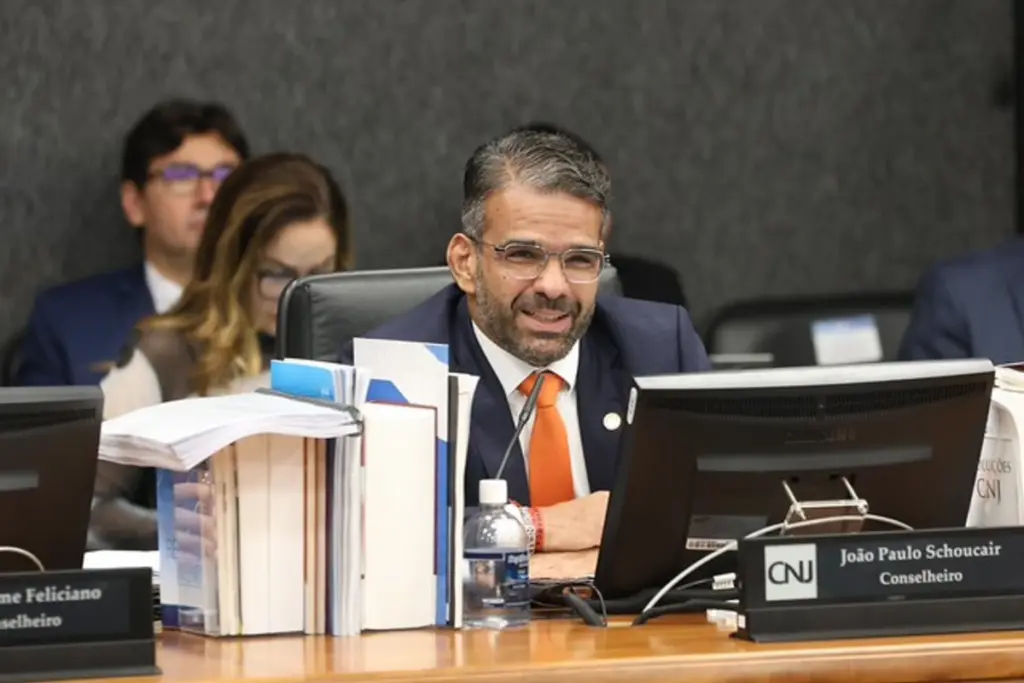 Conselheiro João Paulo Schoucair na 15ª Sessão Ordinária de 2025