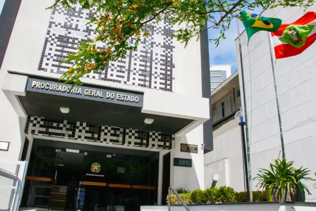 Fachada da Procuradoria-Geral do Estado de Santa Catarina (PGE SC).