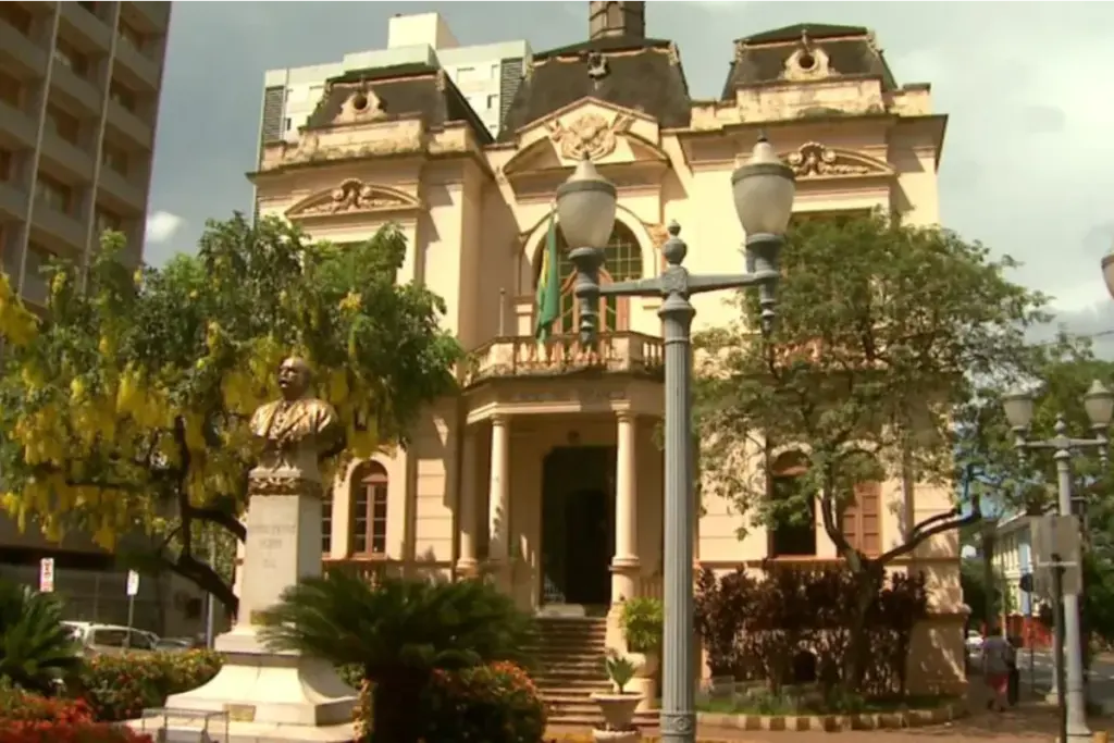 Fachada da Procuradoria Geral do Município (PGM) de Ribeirão Preto, em São Paulo.