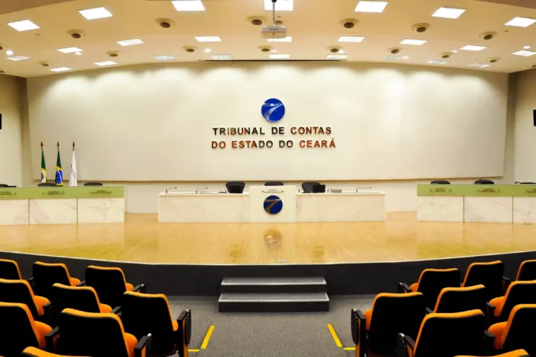 Concurso TCE CE: 98 cargos vagos aguardam novo edital após 7 anos sem certame