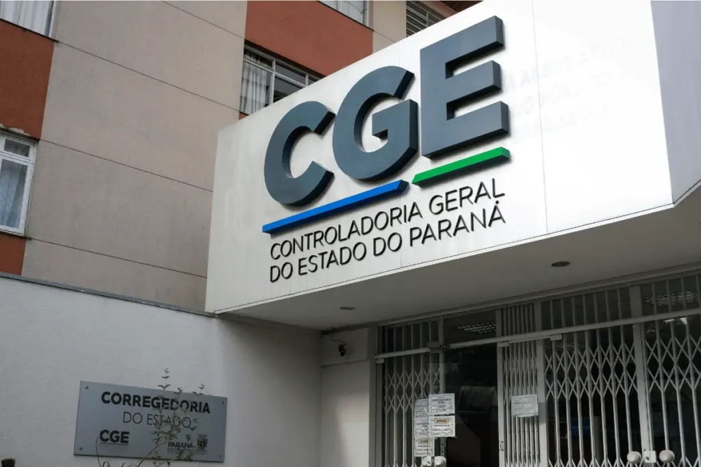 Fachada da CGE PR