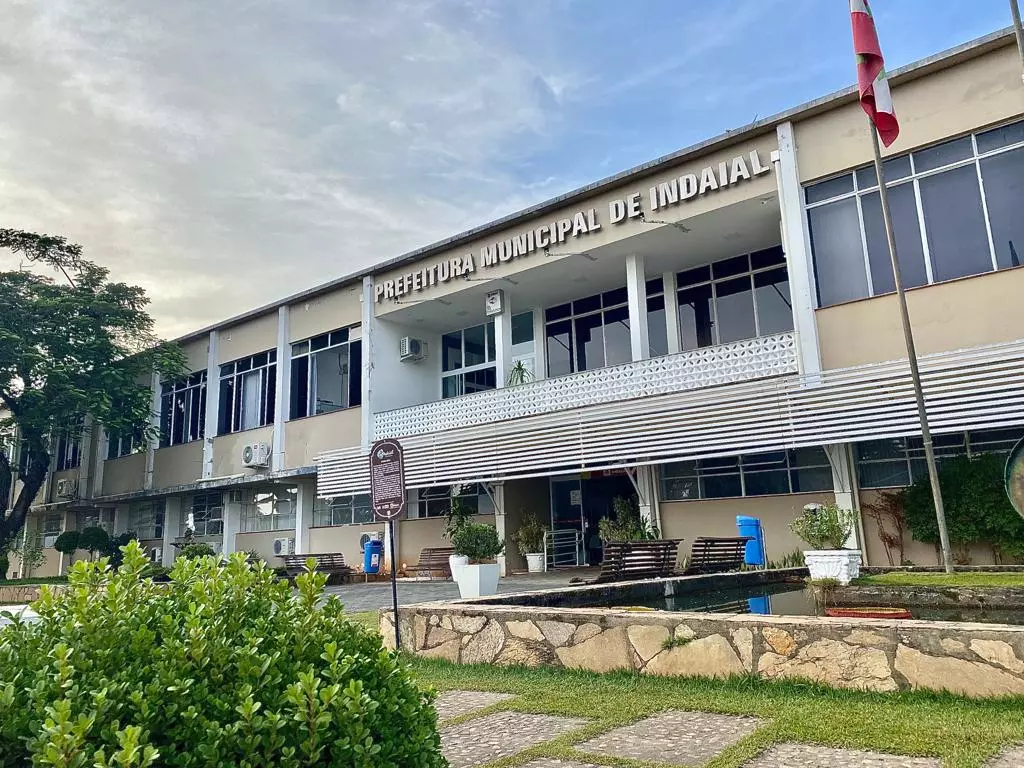 Fachada da Prefeitura Municipal de Indaial (SC)
