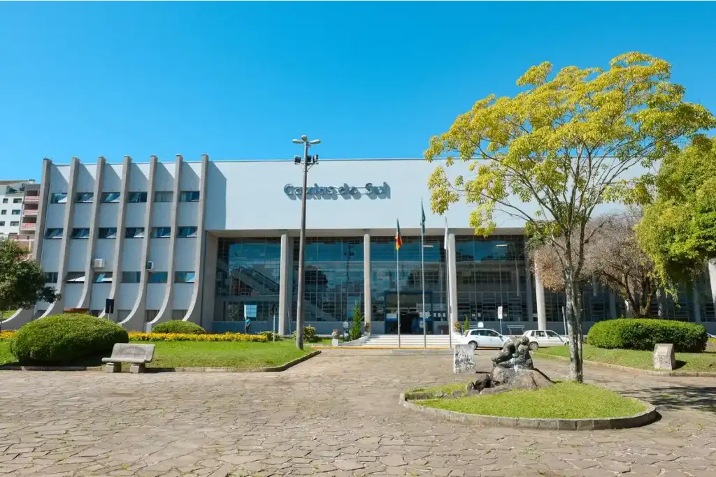 Fachada da Procuradoria-Geral do Município de Caxias do Sul, no Rio Grande do Sul