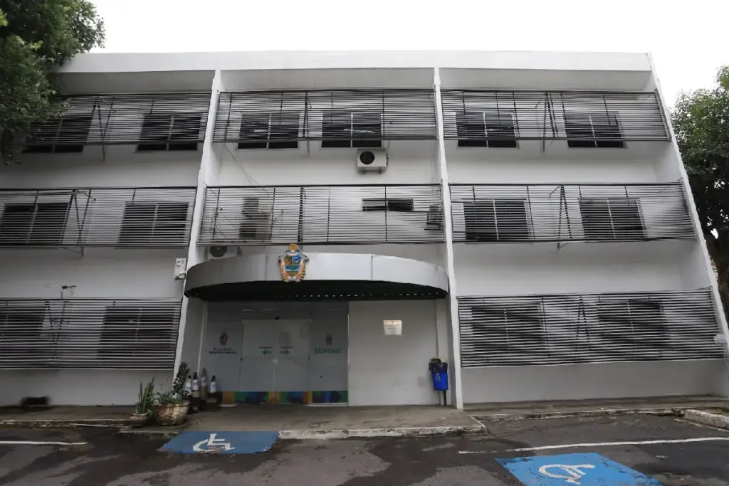 Fachada da Procuradoria Geral do Município (PGM) de Manaus