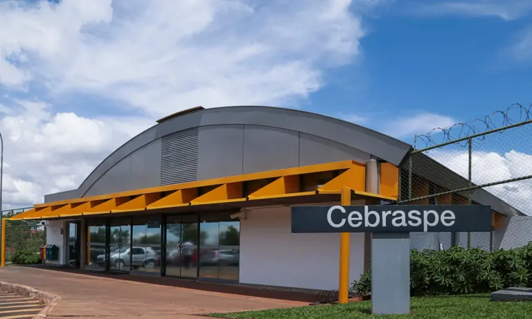Cebraspe enfrenta novas denúncias de indeferimento em massa no Exame TIPS; candidatos apontam falhas semelhantes às do concurso PMDF
