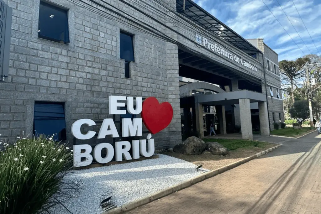 Fachada da Prefeitura de Camboriú