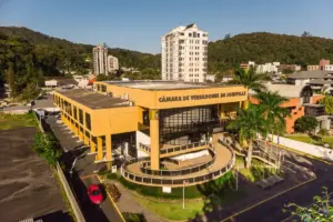 Concurso Procurador Câmara de Joinville SC: inscrições abertas; 1 vaga imediata e iniciais de R$ 9,8 mil