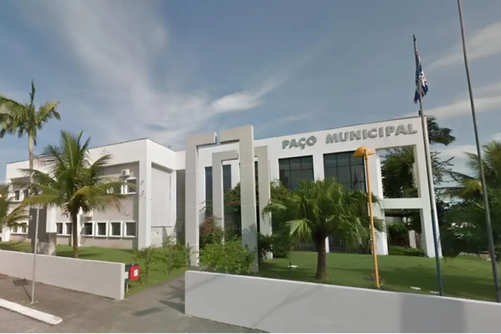 Fachada da Prefeitura de Matinhos PR