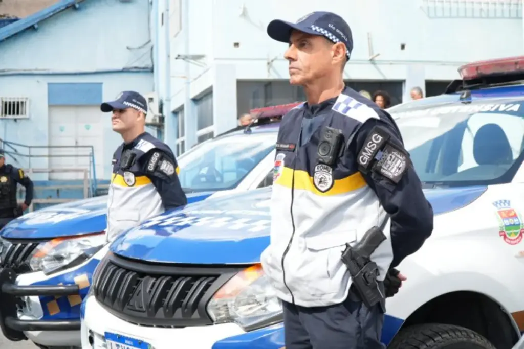 Guardas Civis Municipais e viaturas de São Gonçalo-RJ