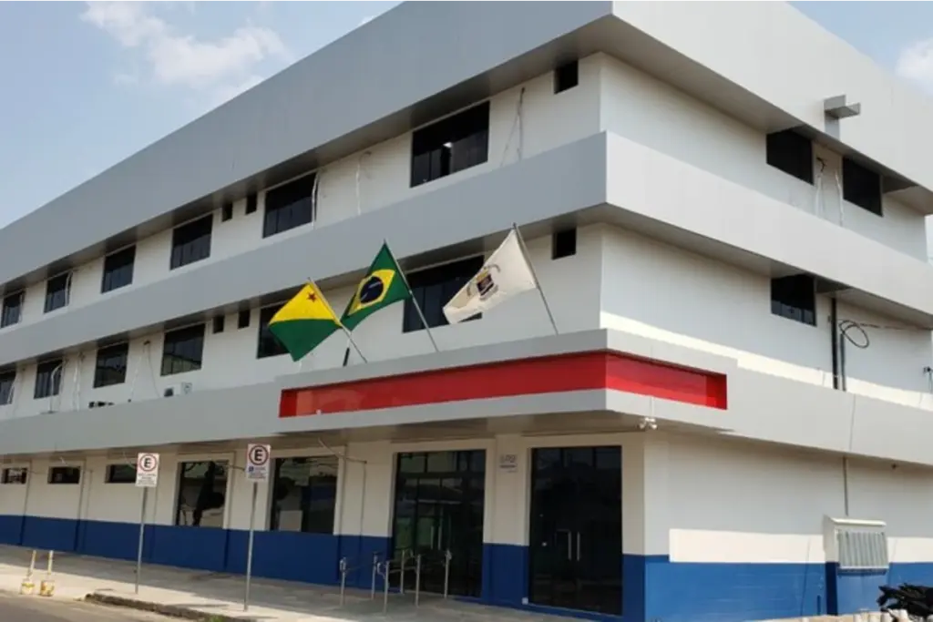 Fachada da Câmara Municipal de Rio Branco (AC)