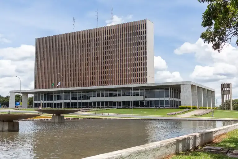 Concursos DF: lei suspende prazo de validade durante ano eleitoral